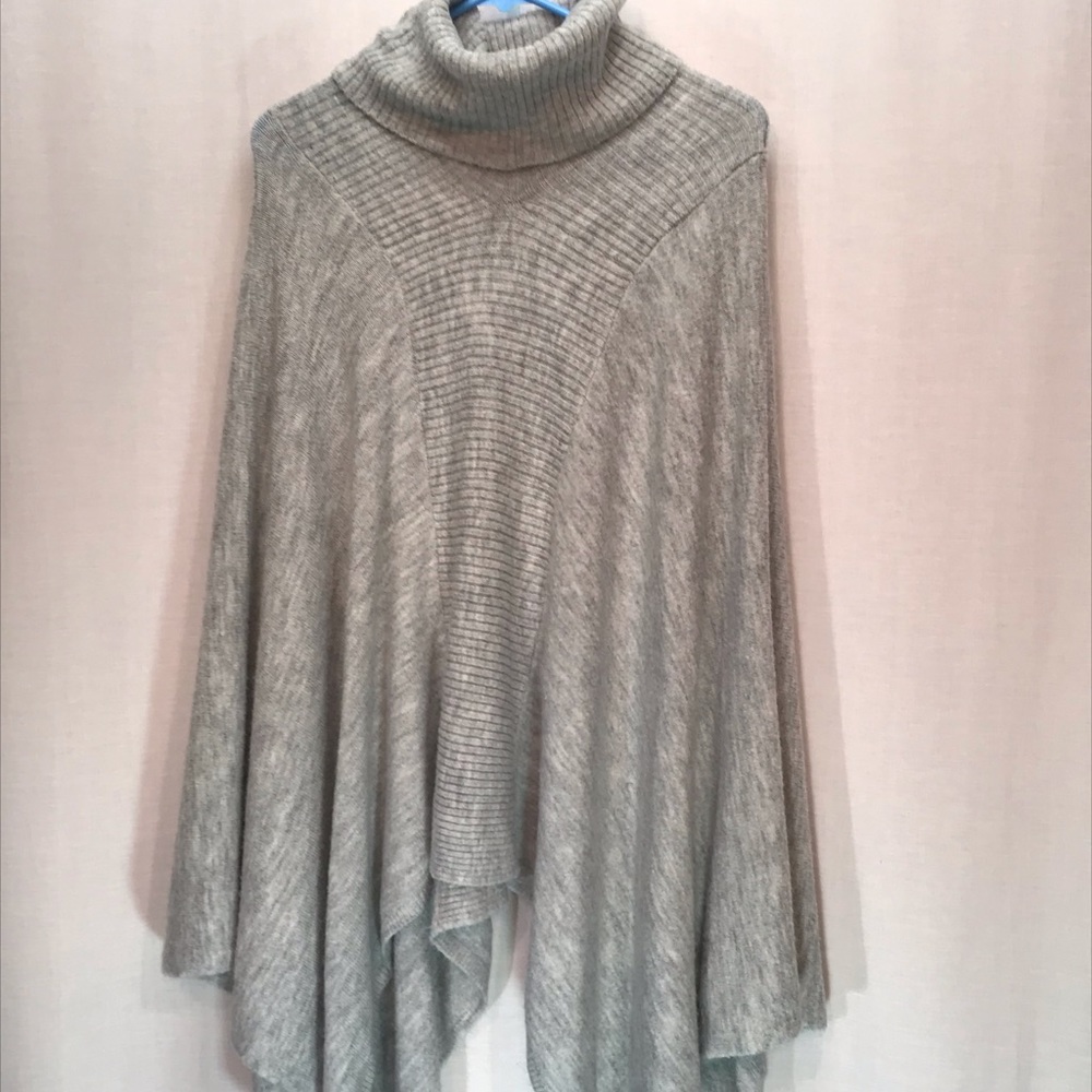 Vera Wang Poncho Style Turtleneck Sweater M #B040